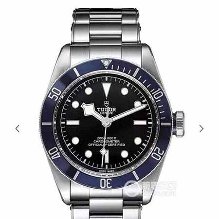 帝舵碧灣系列手表傳承品牌豐碩傳統，以其大方設計風格